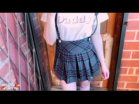 ❤️ 女学生深深地吸吮她的鸡巴,代替上课做爱 ❤️❌ 性爱