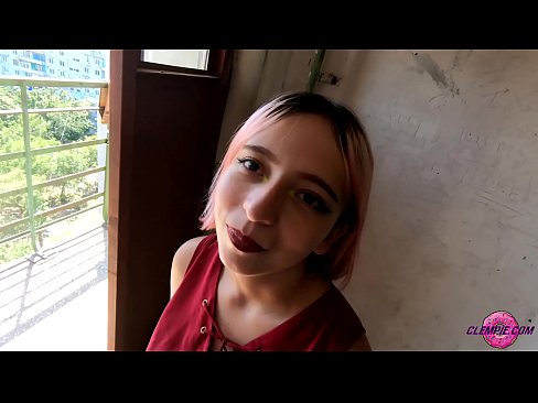 ❤️ 学生Sensual在内陆地区吸食陌生人--在他脸上射精 ❤️❌ 性爱